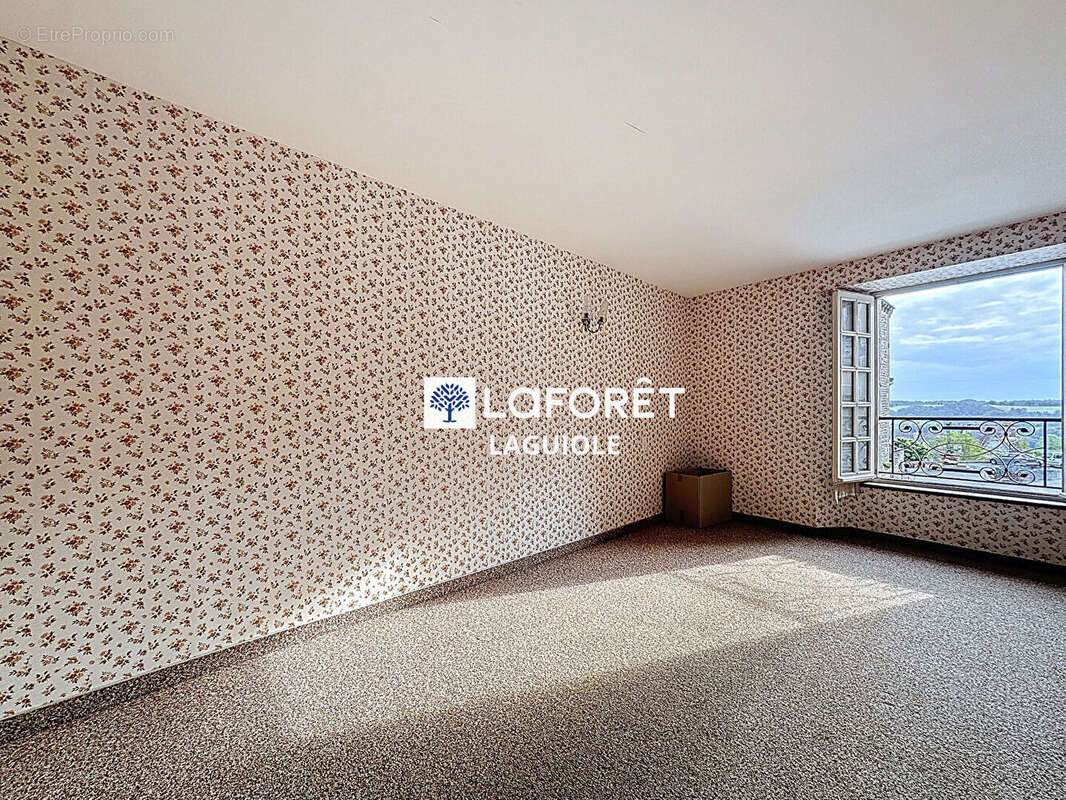 Appartement à MUR-DE-BARREZ