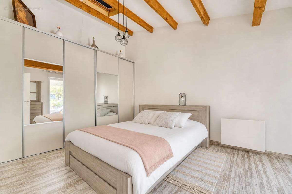Maison rénovée 5 pièces à Saint-Laurent-de-la-Prée - photo 10