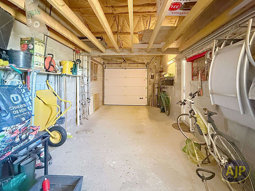 Maison Longeville Sur Mer , 3 chambres, 99 m2 environ, garage piscine proche mer. - photo 5