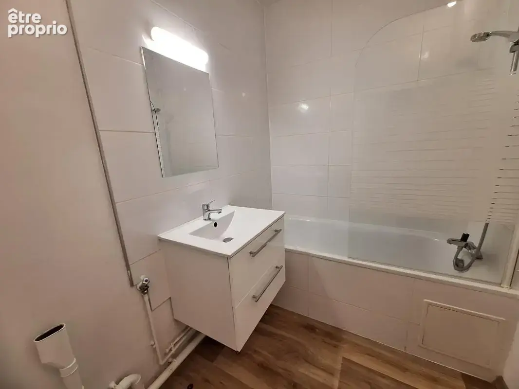 Trappes centre – appartement t2 rénové avec balcon – proche gare - photo 5