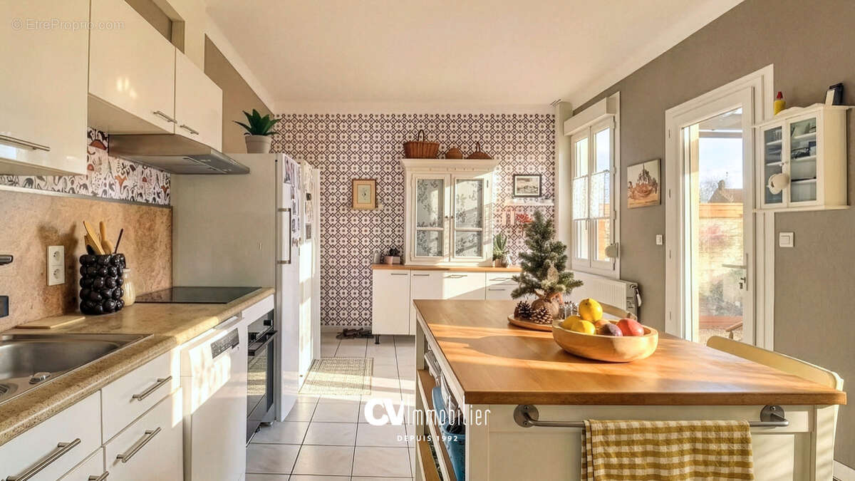 Maison à SAINT-PIERRE-DU-VAUVRAY