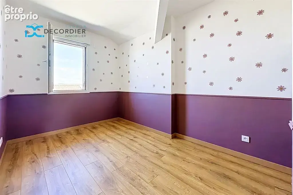 Superbe T5 Duplex récent avec terrasse, double garage et excellent DPE A/A !  - photo 13