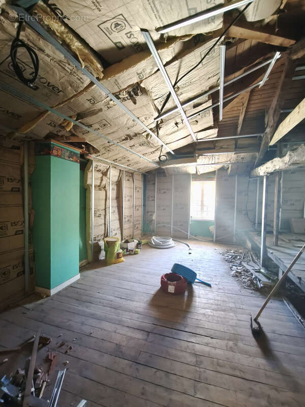 En vente à Saint-Laurent-D'Agny : maison de village avec Projet de rénovation clé en main - photo 3