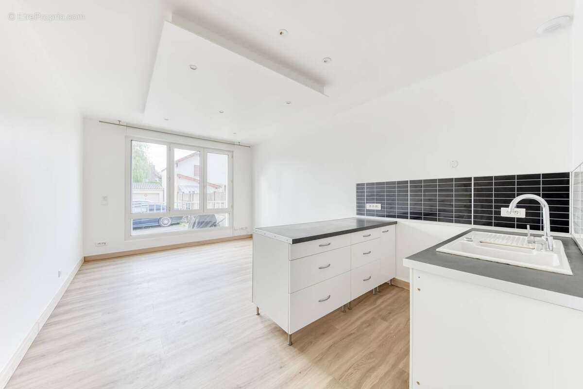 Appartement à PONTAULT-COMBAULT
