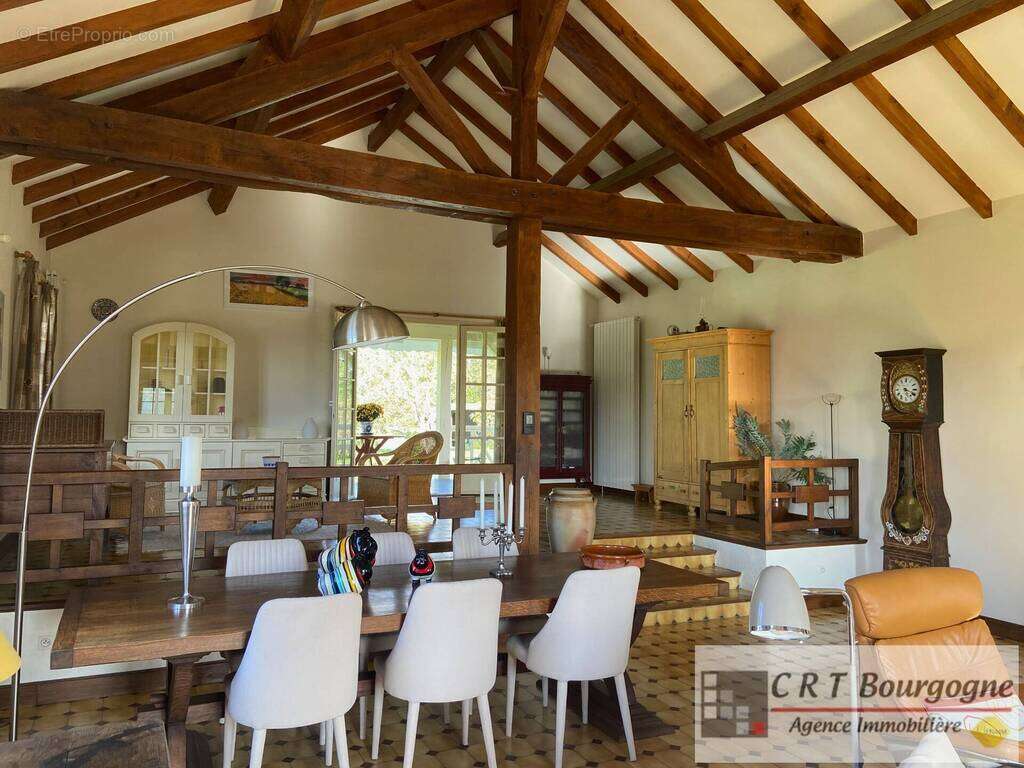 Maison à MOULINS-SUR-OUANNE