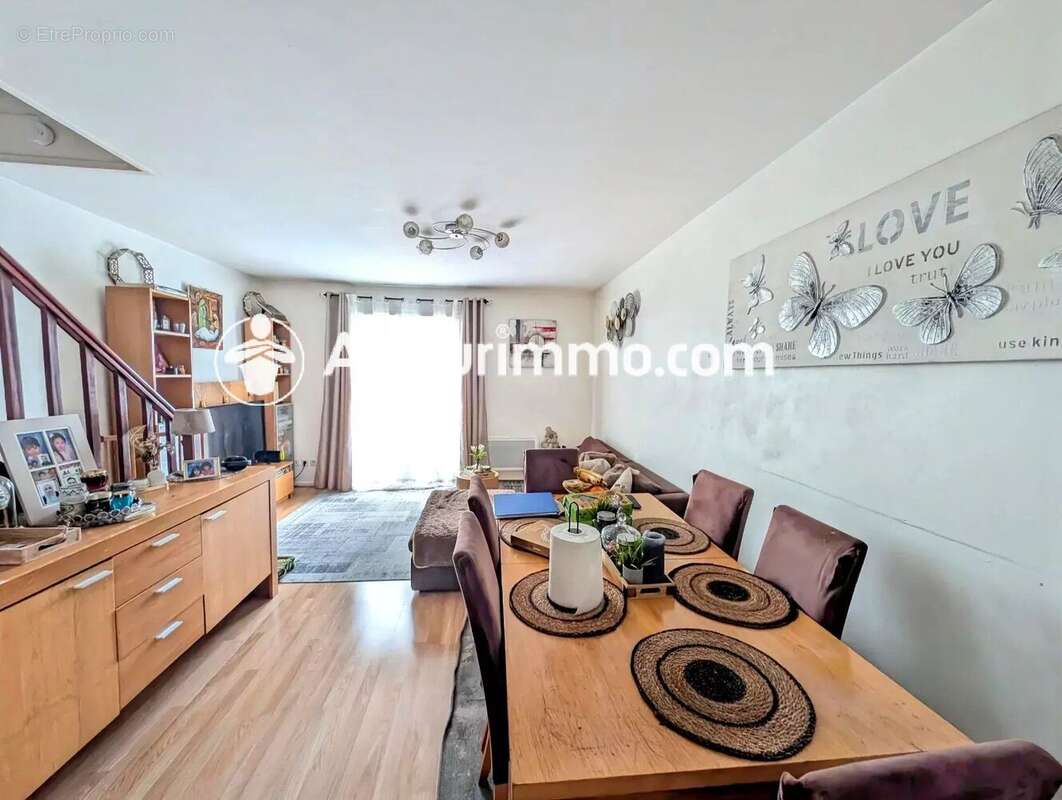 Maison à SAVIGNY-LE-TEMPLE