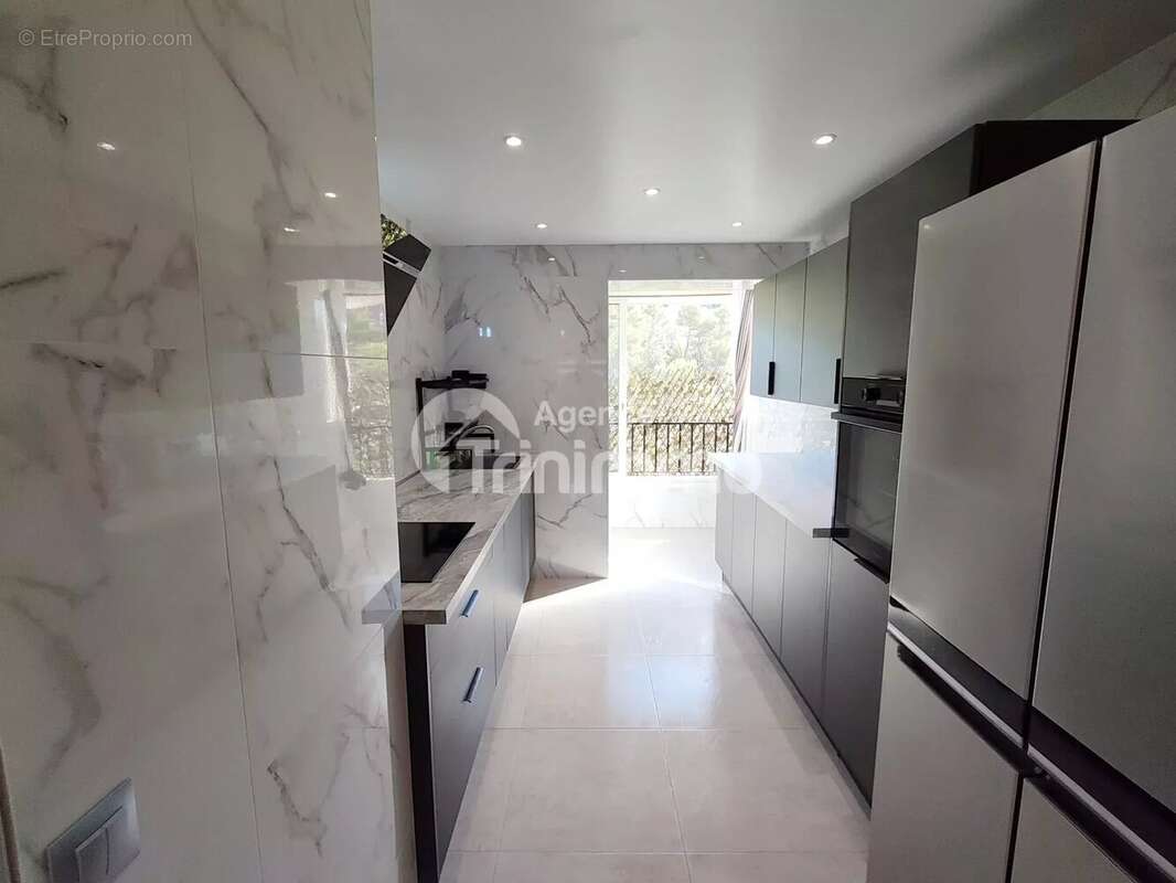 Vente La Trinité Appartement 4 pièces - photo 3