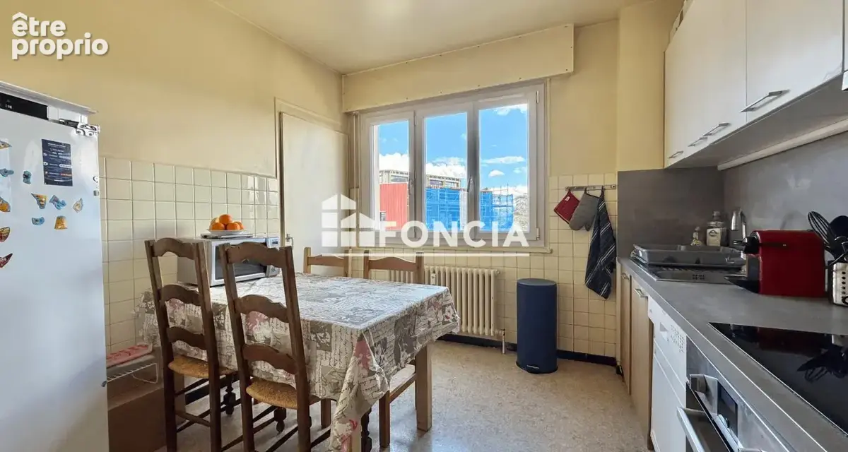 LA ROCHE-SUR-FORON CENTRE : Appartement T2 + garage + cave - photo 8