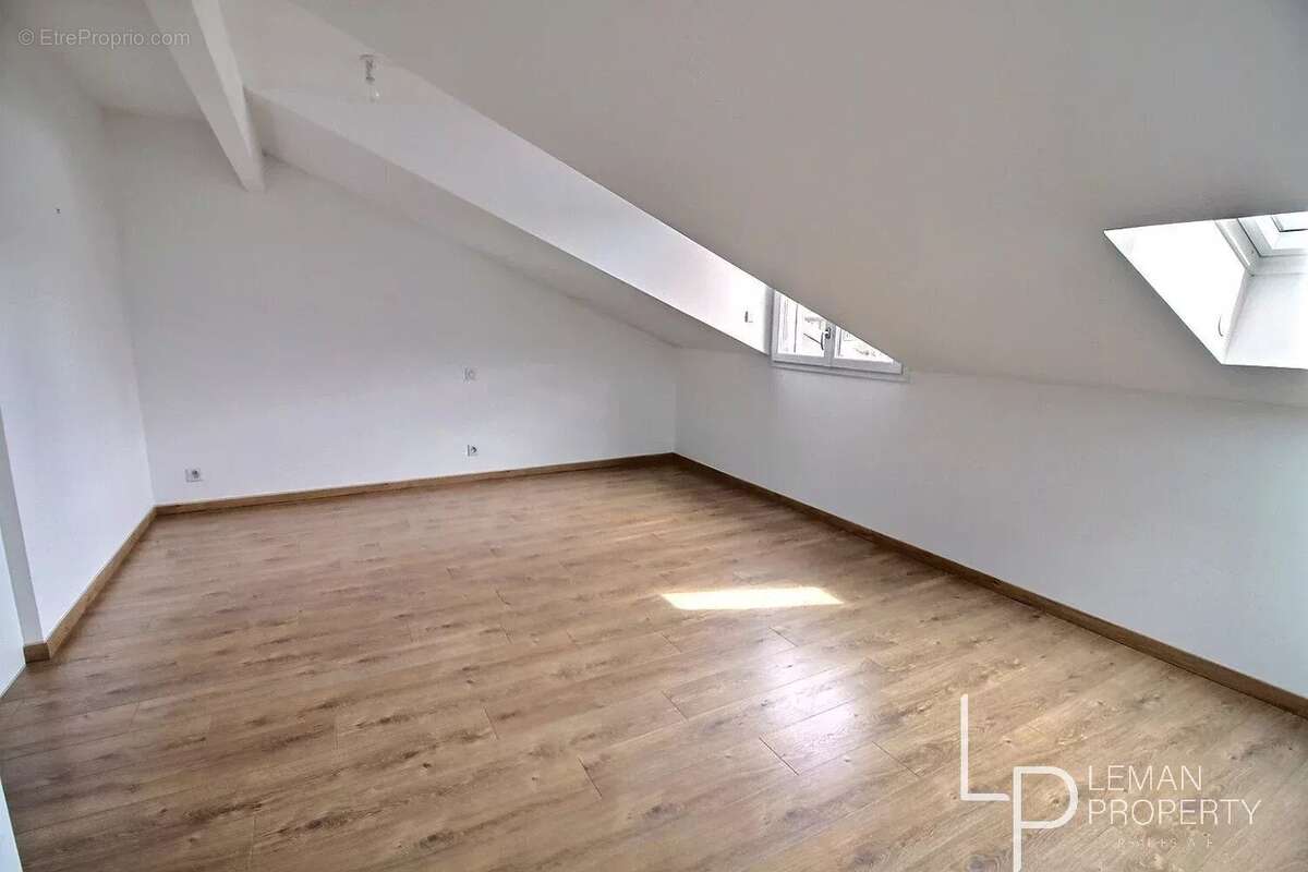 Appartement à CHENS-SUR-LEMAN