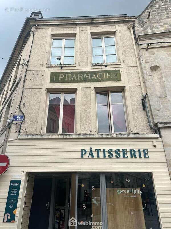 Dans un immeuble sécurisé et entretenu, un appartement de 55 m² vendu loué et meublé