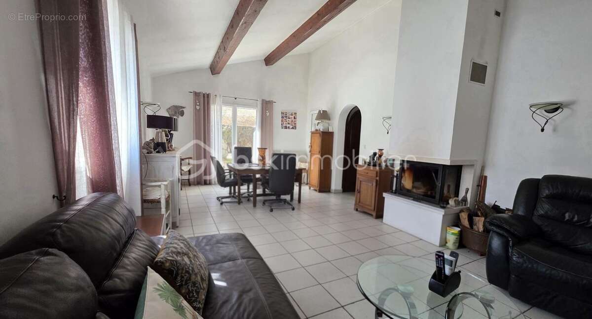 A cogolin (Var) - maison Traditionnelle 118 m² avec garage et piscine - photo 7