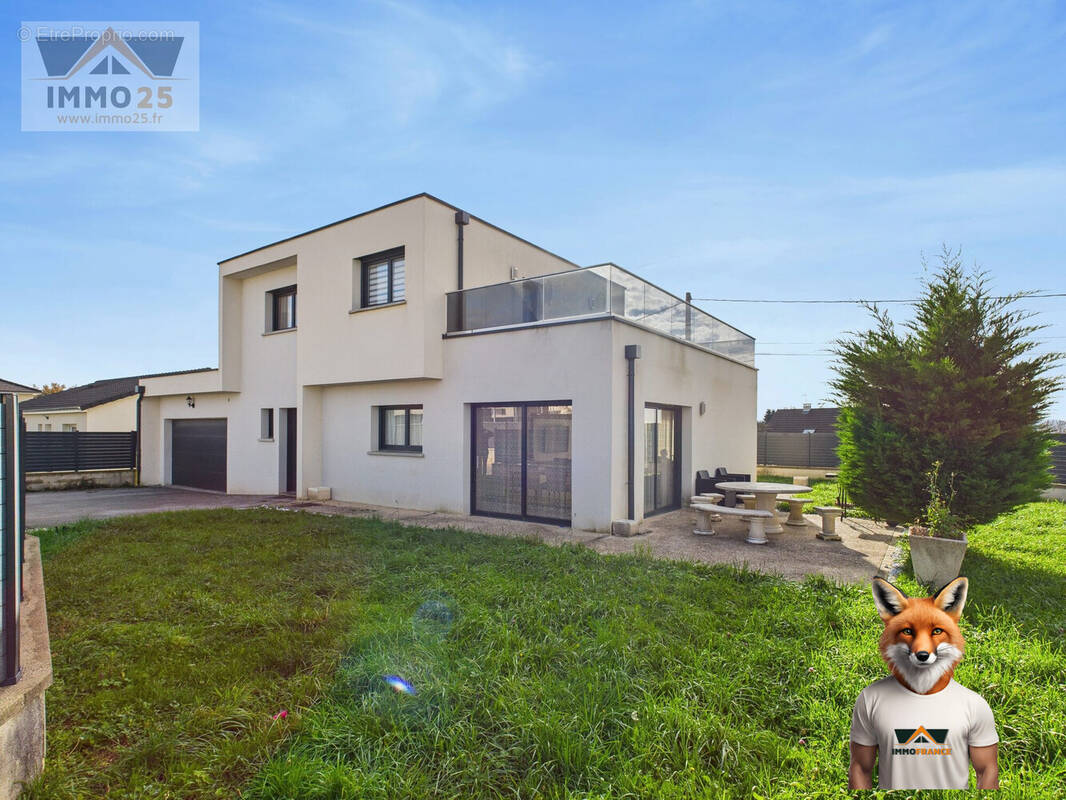 Maison à SERRE-LES-SAPINS