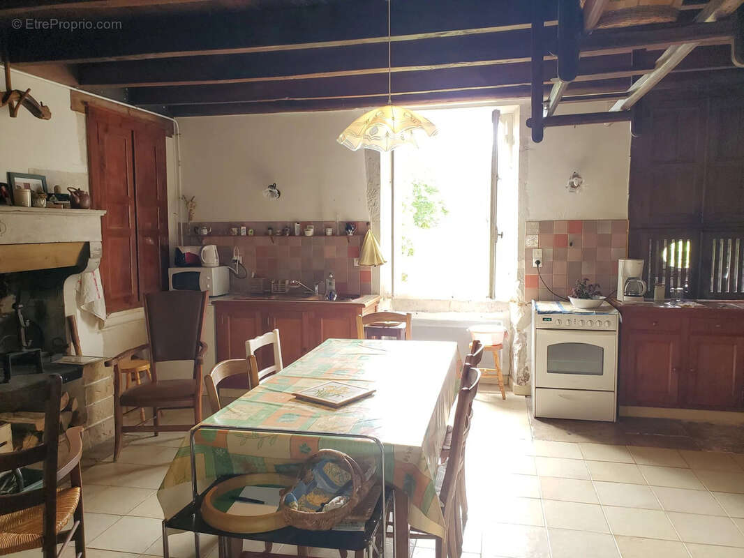 Maison à NANTEUIL-EN-VALLEE