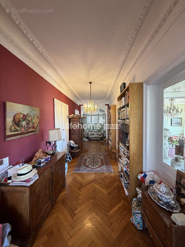 Appartement à MARSEILLE-1E
