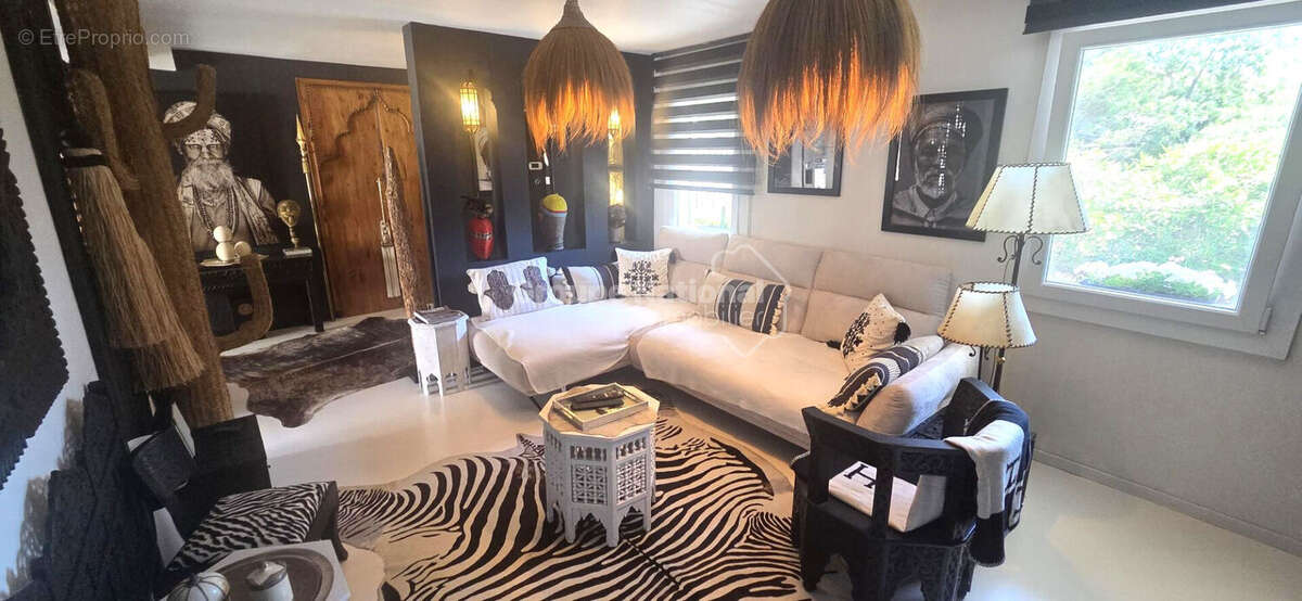 Appartement à LE ROVE