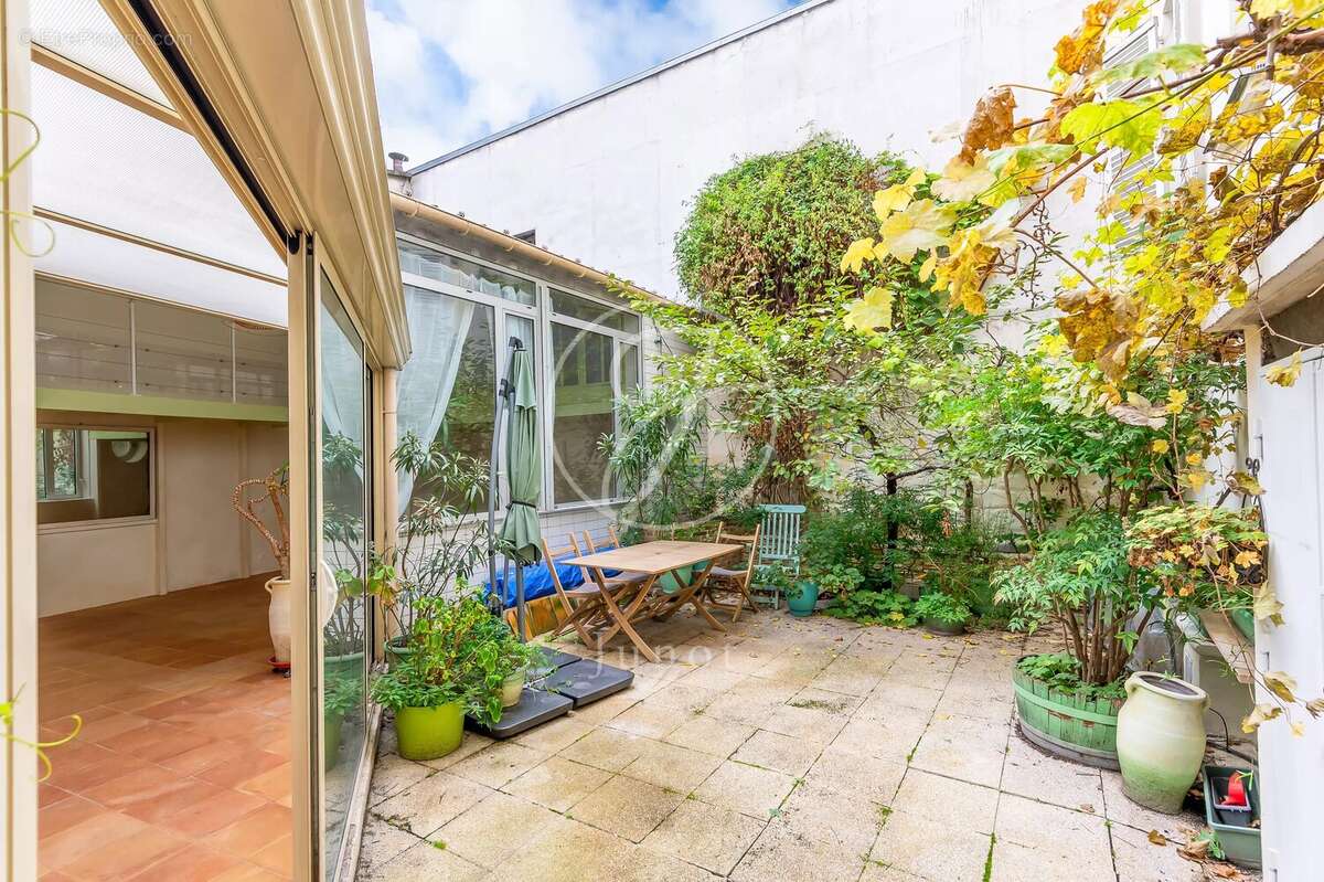 Appartement à PARIS-18E