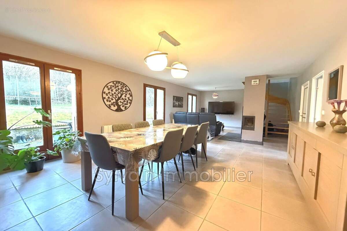 Maison à TROISSEREUX