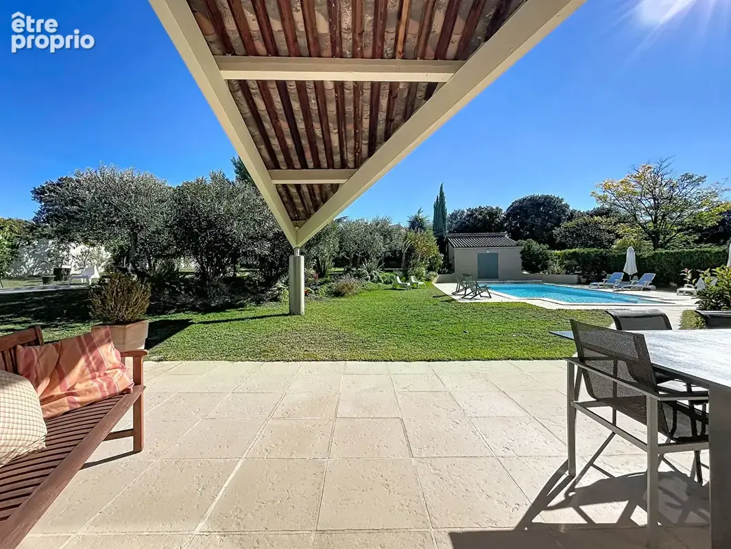 Villa d'architecte de 240m² avec piscine sur terrain de 3000m² - photo 18