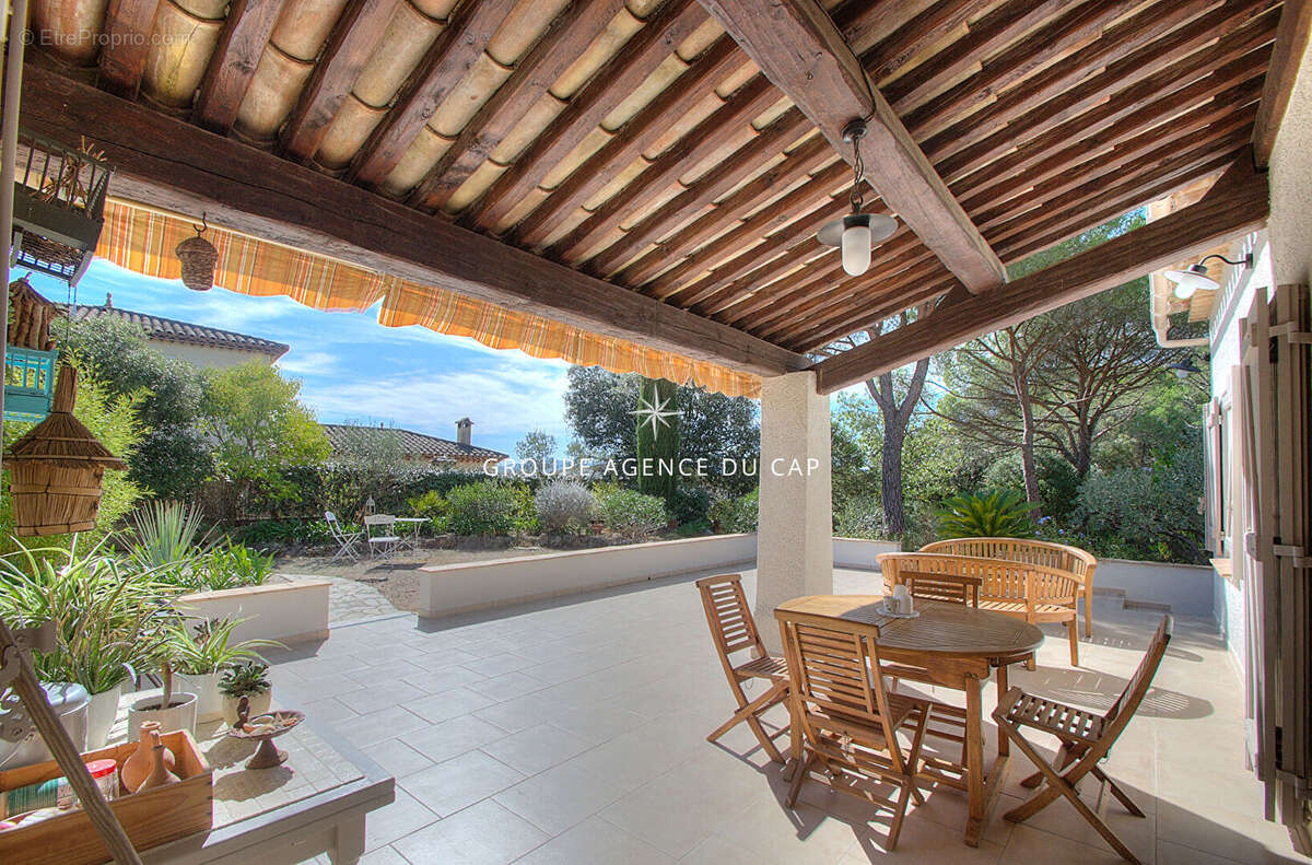 Maison à PUGET-SUR-ARGENS