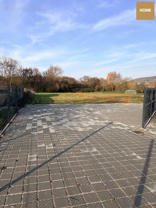 Terrain à MALZEVILLE