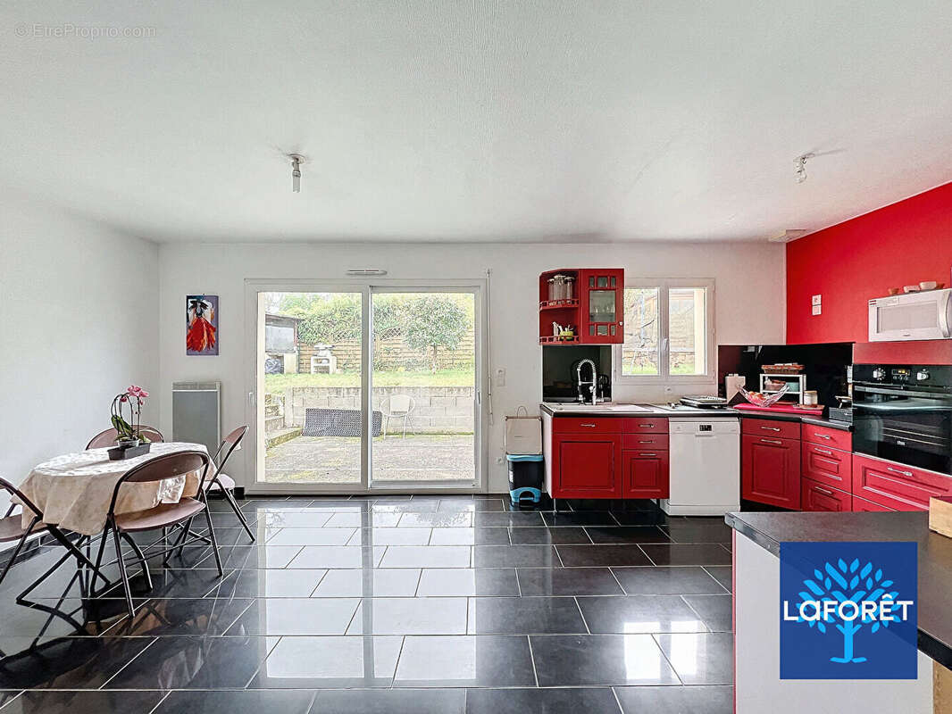 Maison à VAYRES-SUR-ESSONNE