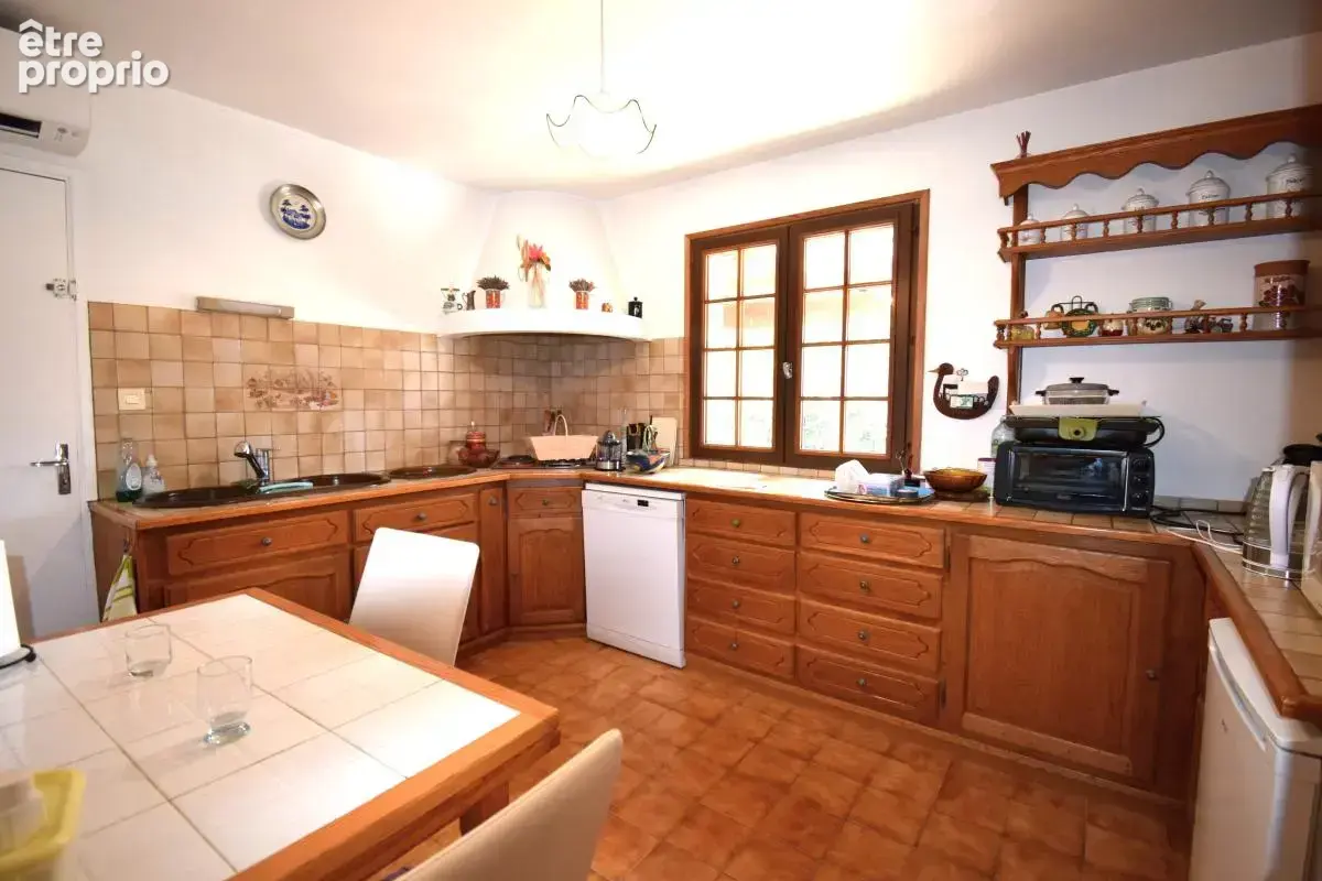 Pont du Gard: solide maison  138 m², 3ch - photo 8