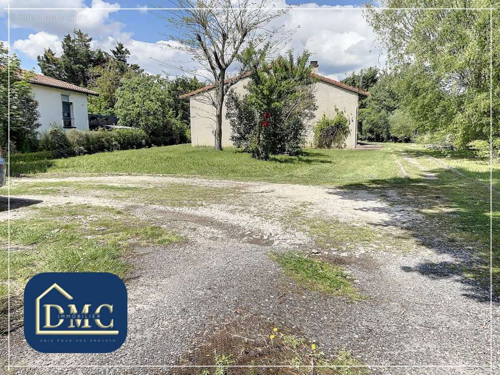 Terrain à LABARTHE-SUR-LEZE