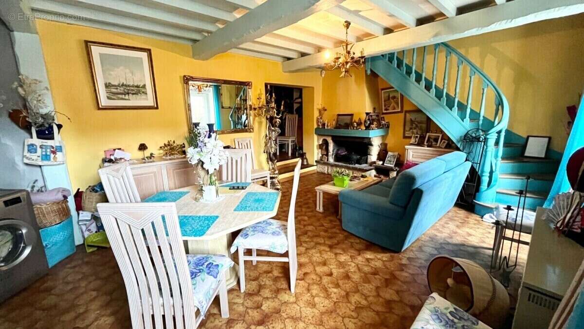 Maison à METHAMIS