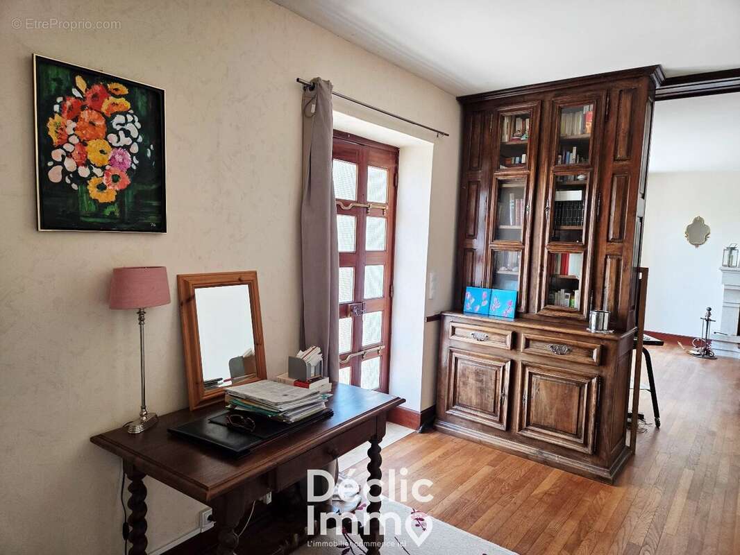 Maison avec studio indépendant et grandes dépendances  191 m² - photo 11