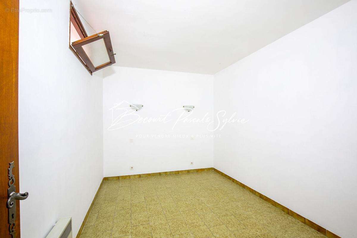 BAISSE DE PRIX - Immeuble de rapport  de 313 m2 avec commerce à Apt (84) - photo 16