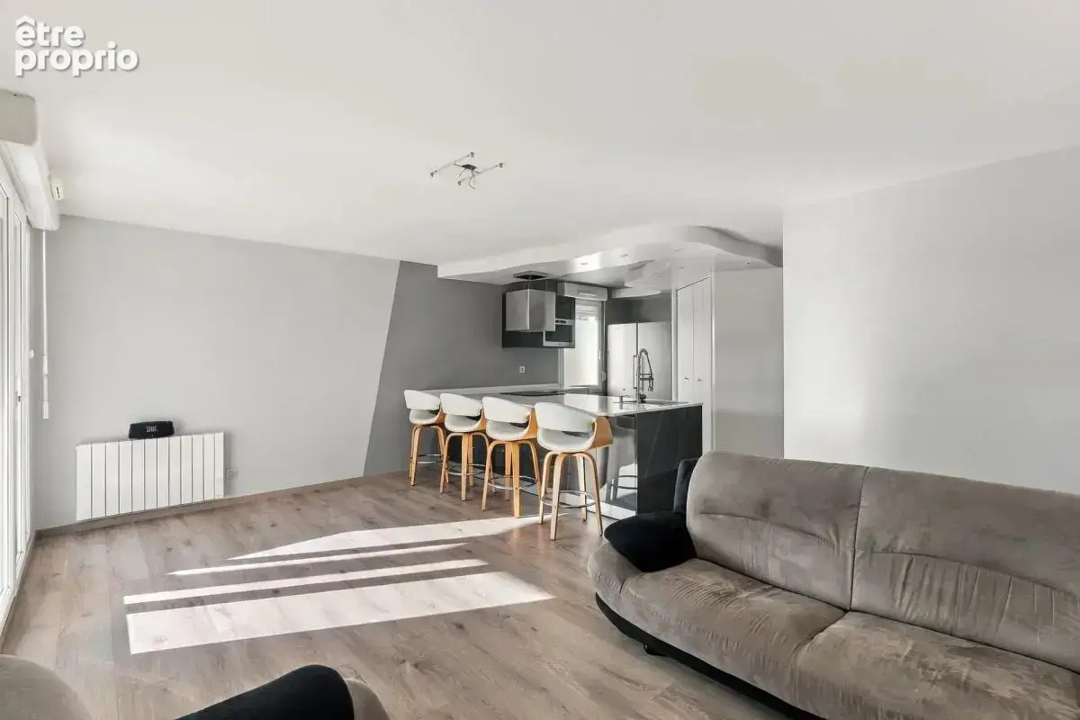 Appartement 4 pièces de 80 m² à Ville-la-Grand - Parking - Terrasse - photo 5