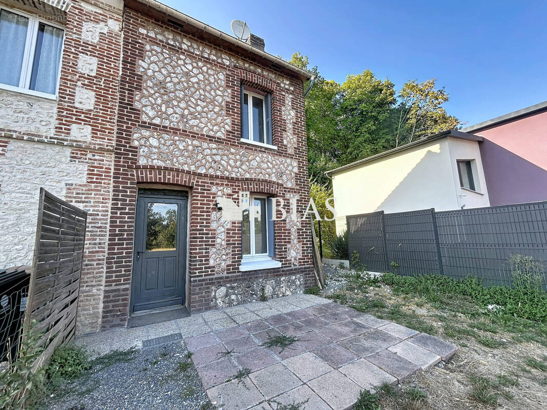Maison à FRENEUSE