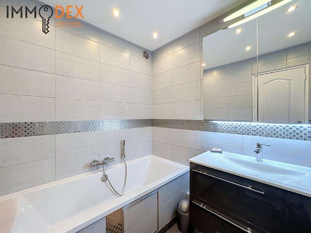 Appartement 106 m² à Reims  - photo 10