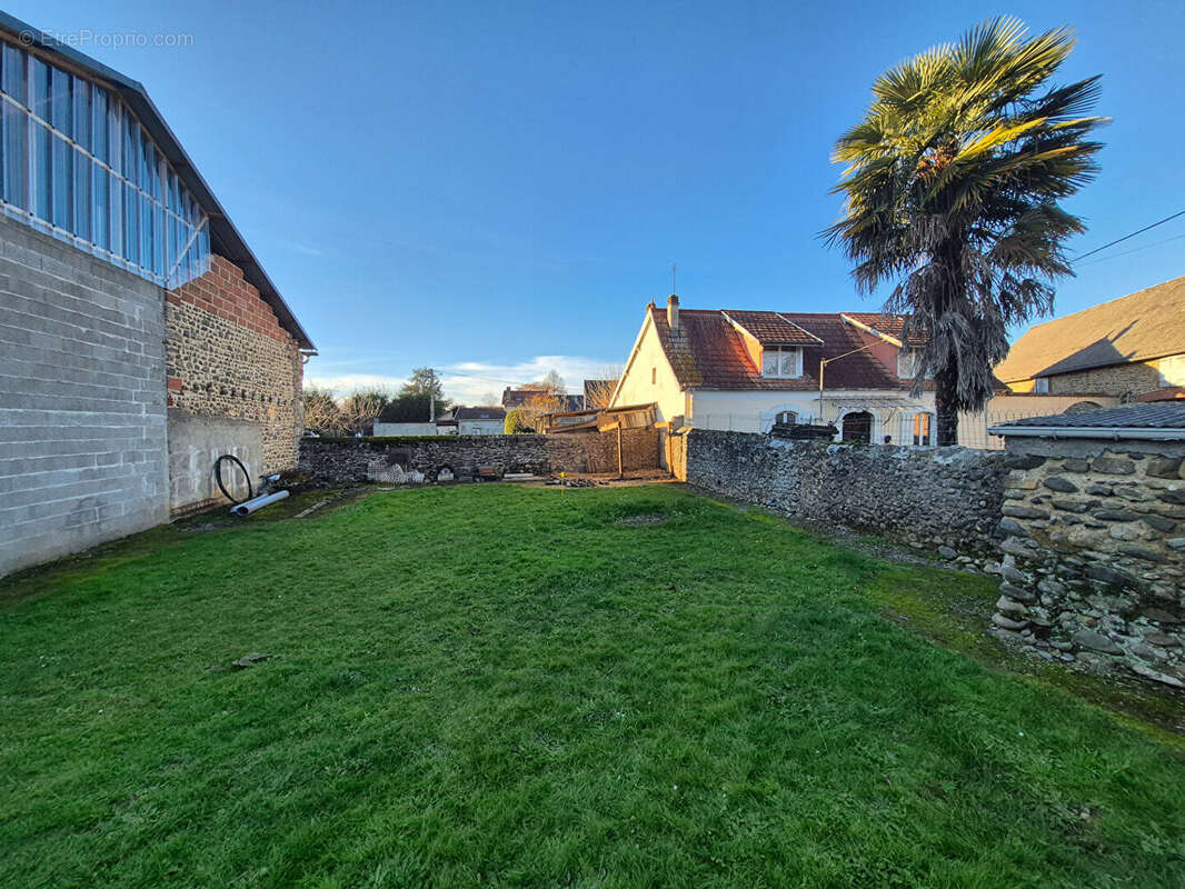 Terrain Soumoulou 600 m2 avec garages - photo 4