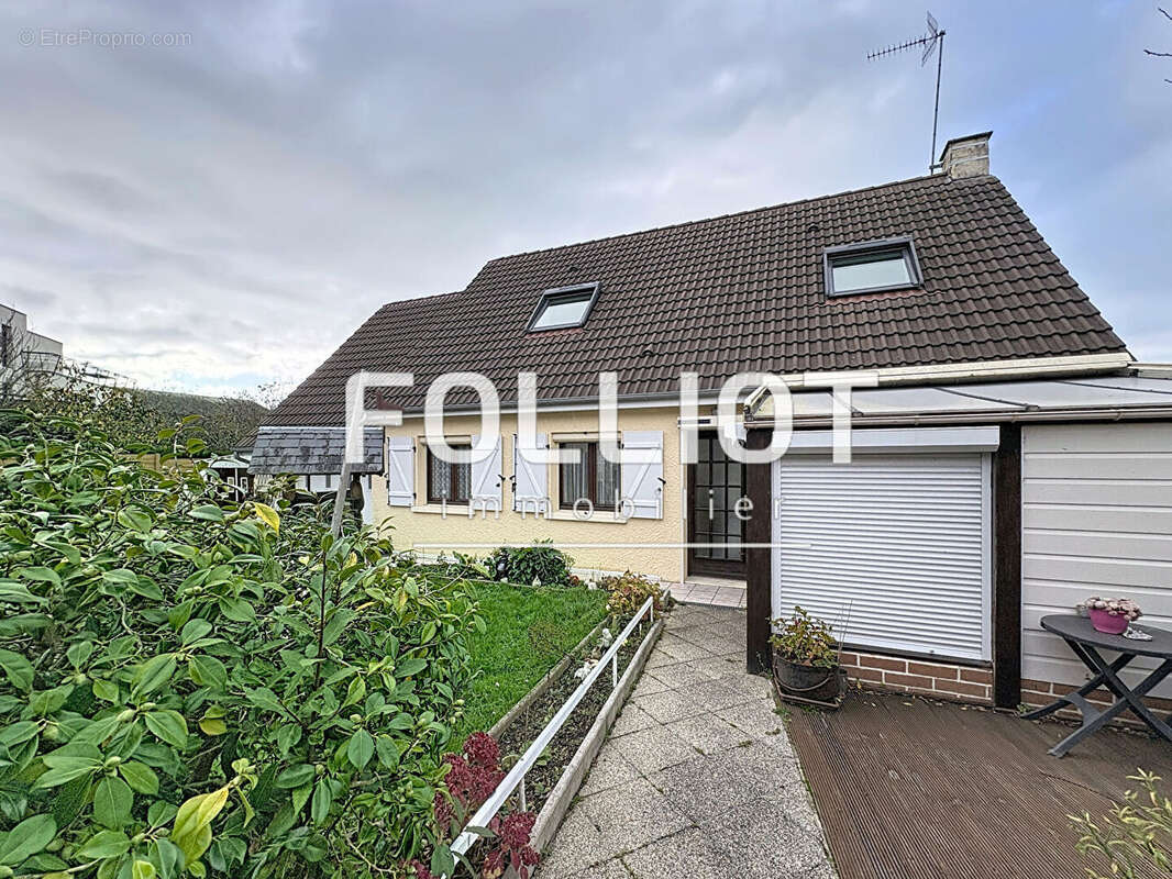 Maison à DONVILLE-LES-BAINS