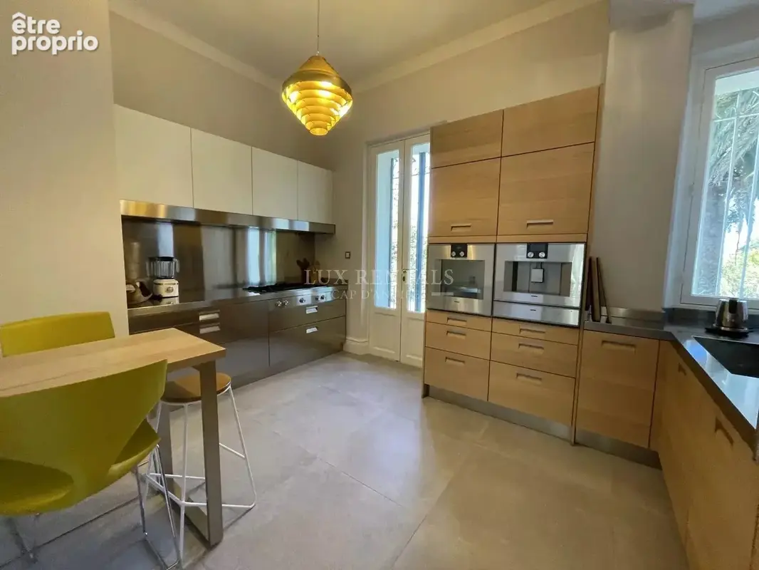 Villa en vente à Antibes dans un quartier résidentiel - photo 12