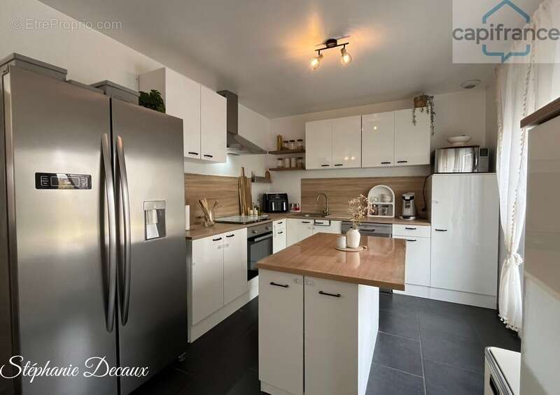  À VENDRE – Pavillon récent  – 105 m² – 3 chambres – Semi plain-pied – DPE B – Jardin – Cour - photo 3