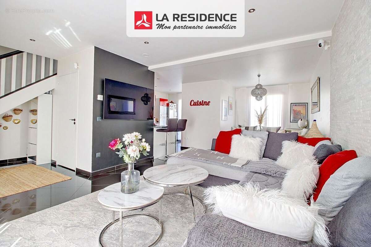 Maison à CHANTELOUP-LES-VIGNES