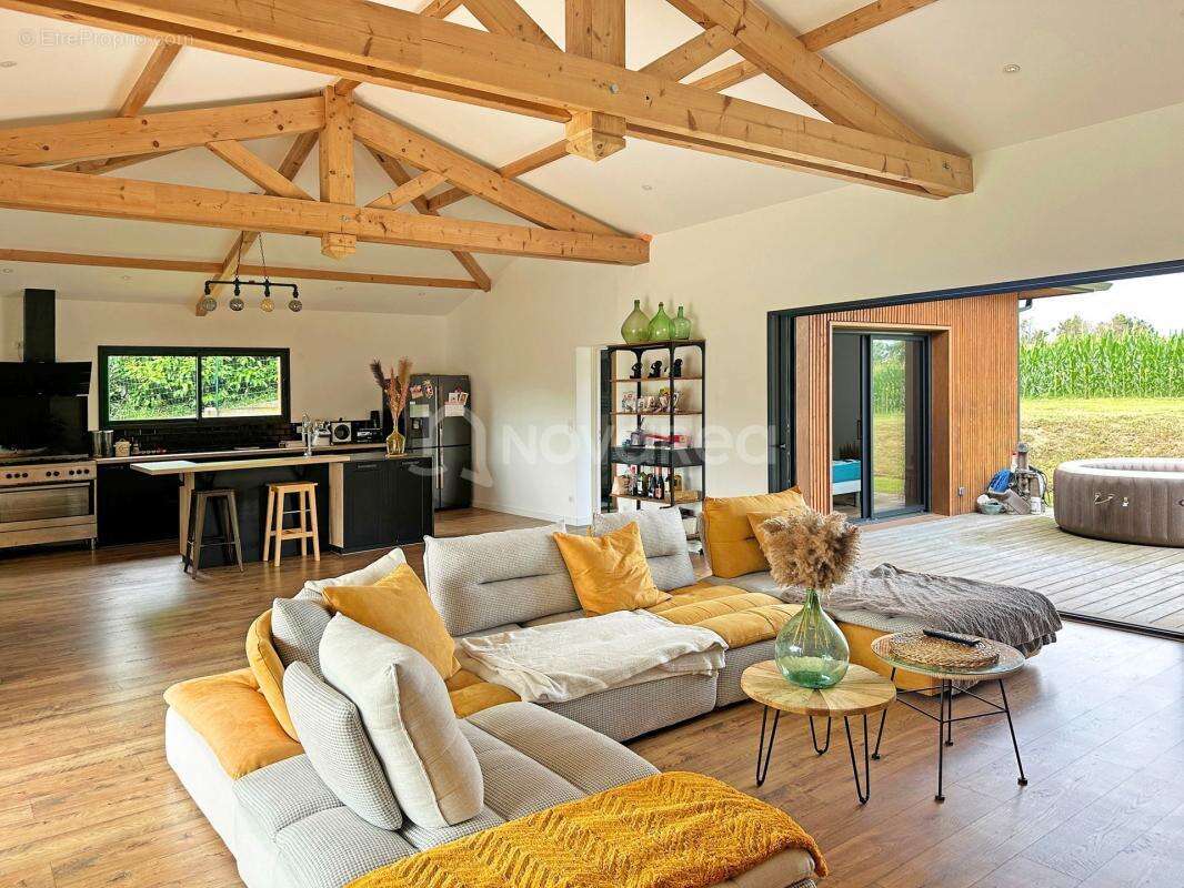 Maison à SAUBRIGUES