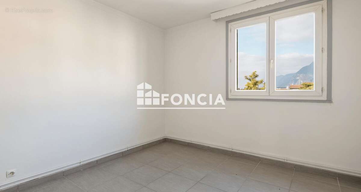 Appartement à FONTAINE