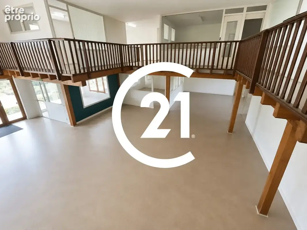 Commerce 740 m² à Valence  - photo 2