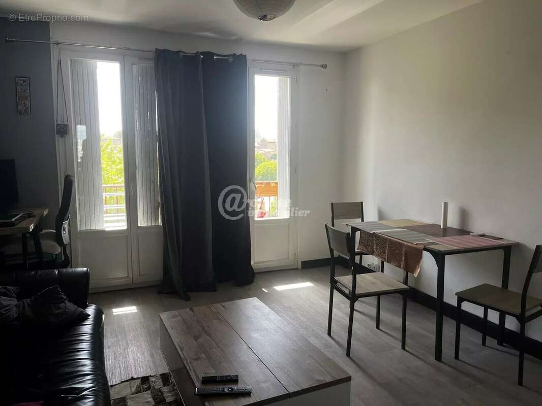 Appartement à MARSEILLE-4E