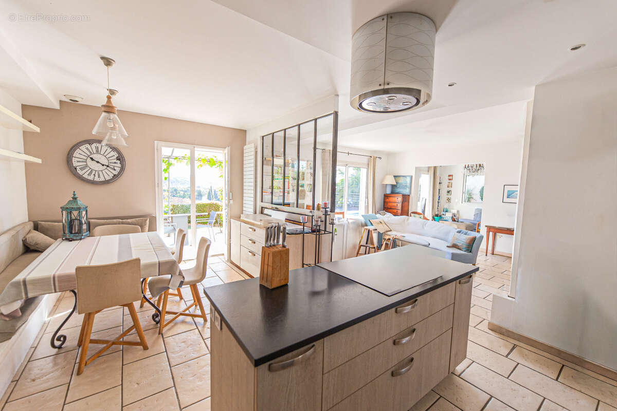 Maison à MANDELIEU-LA-NAPOULE