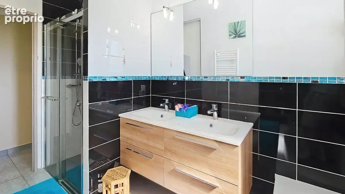 Maison plain pied avec double garage à vendre 5 pièces LOUEY (65) - photo 18
