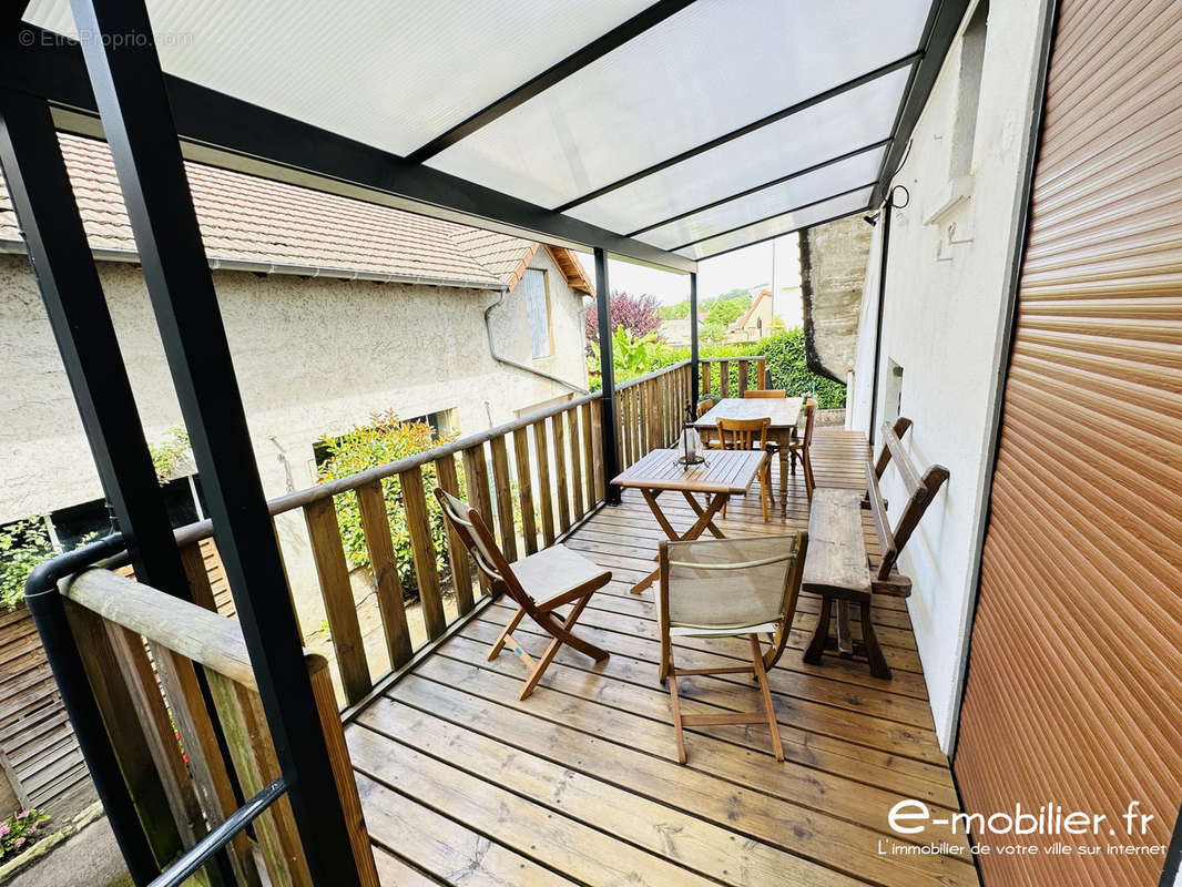 Maison à SAINT-DENIS-DE-CABANNE