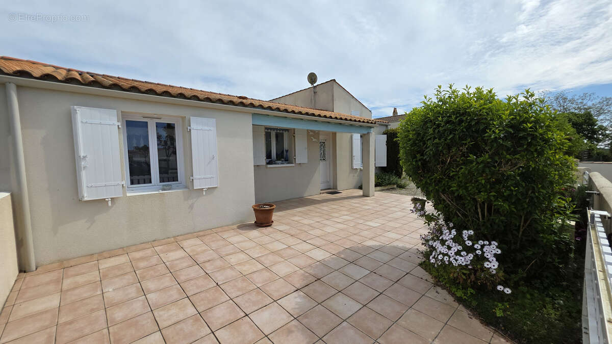 Maison à LA BREE-LES-BAINS