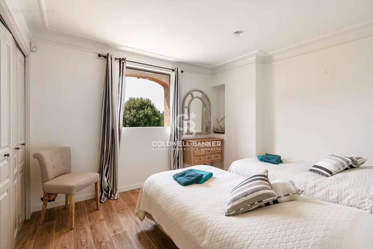 Maison à MOUGINS