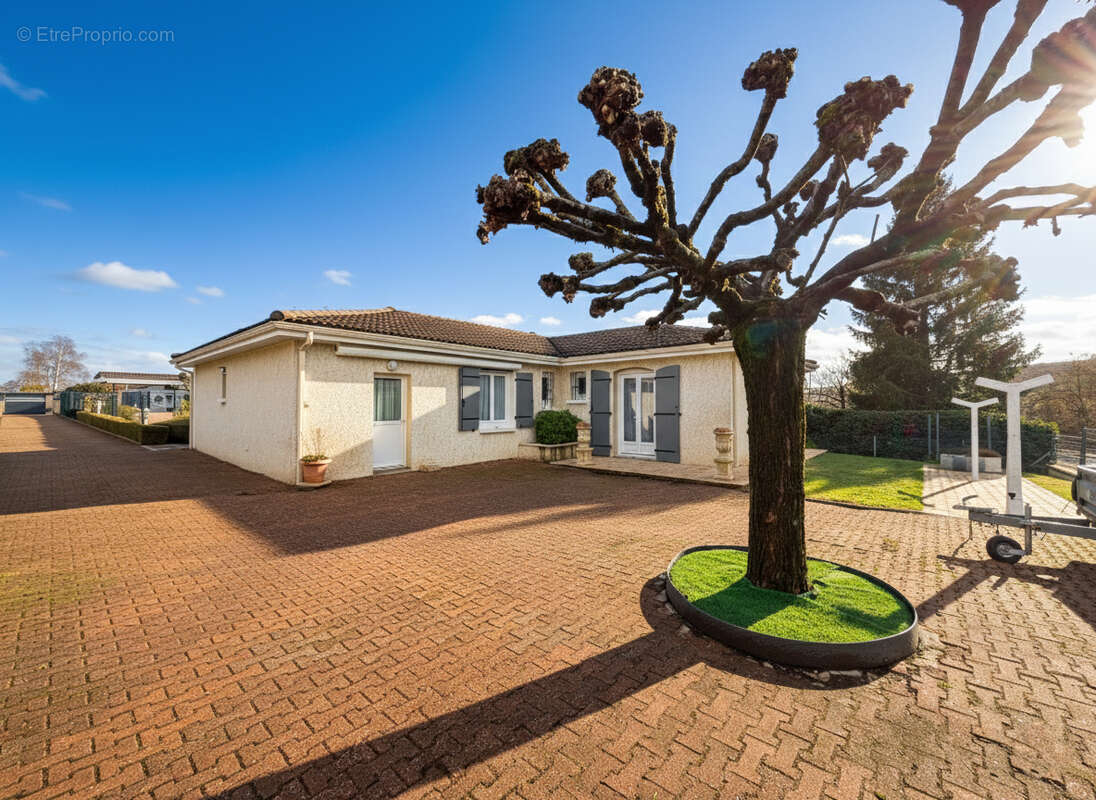 Maison à LA COURONNE