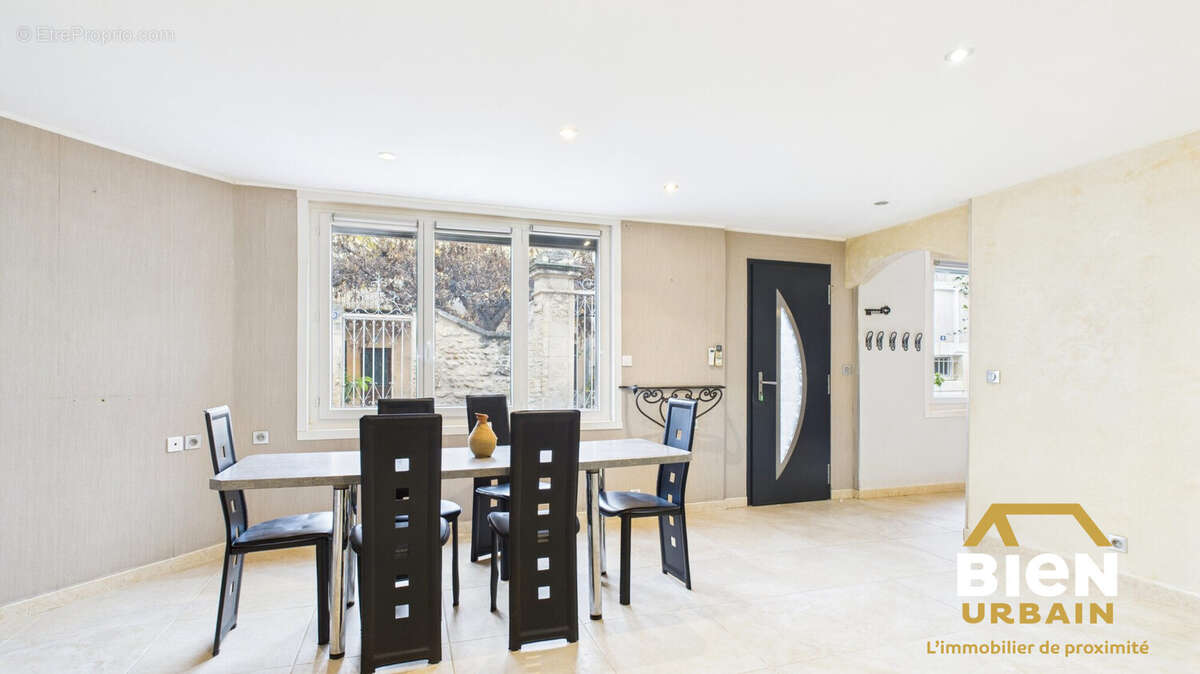 Maison à BELLEGARDE