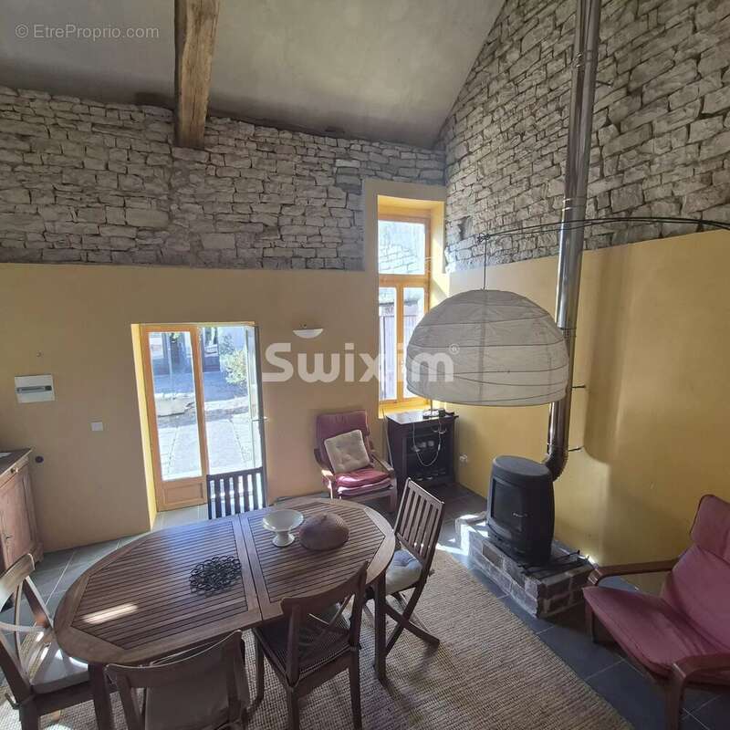 Maison de Charme : 11 Pièces, 329 m² Disponible - photo 18